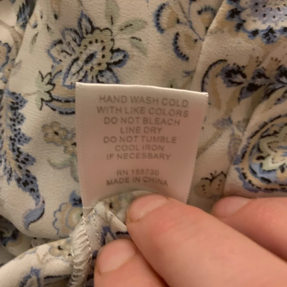 Blue and cream color blouse/top- size 2x - Picture 7 of 8